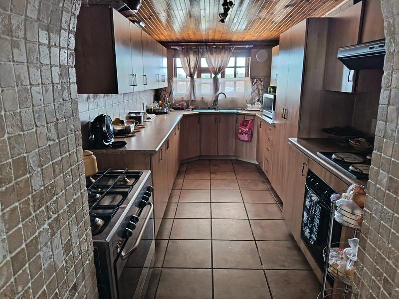 5 Bedroom Property for Sale in Stilbaai Rural Western Cape